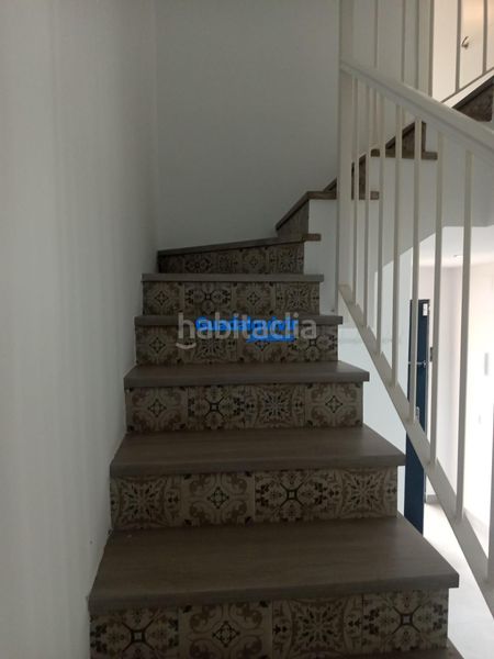 Foto 10b34bc3-4d55-448e-828e-648a1cba4edb. Casa aparellada amb aparcament piscina a Condequinto Montequinto