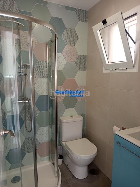 Foto 12006909-776f-4945-b2df-36157193c6de. Casa aparellada amb aparcament piscina a Condequinto Montequinto