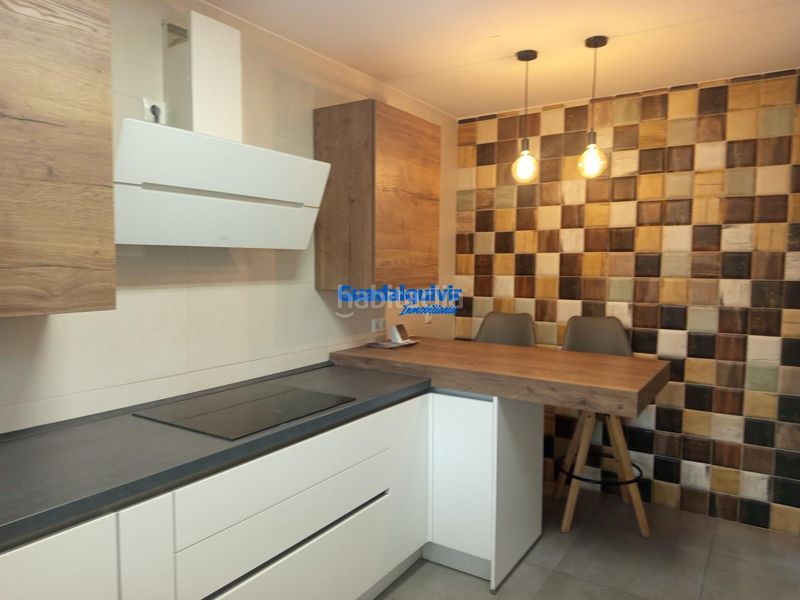 Foto 1887aceb-89b4-4be9-97ac-11655089005b. Casa aparellada amb aparcament piscina a Condequinto Montequinto