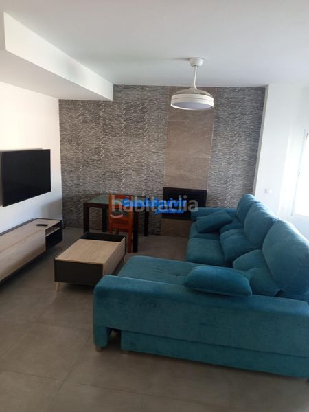 Foto 1af3078e-2c3c-4b08-b328-b34e61e3539f. Casa aparellada amb aparcament piscina a Condequinto Montequinto