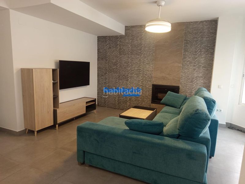 Foto 2dac56c3-8e5c-4127-a7b3-f2c20455c5bb. Casa aparellada amb aparcament piscina a Condequinto Montequinto