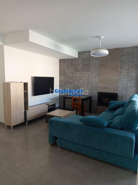 Foto 502391e1-384e-428f-bed8-58f3607c047b. Casa aparellada amb aparcament piscina a Condequinto Montequinto