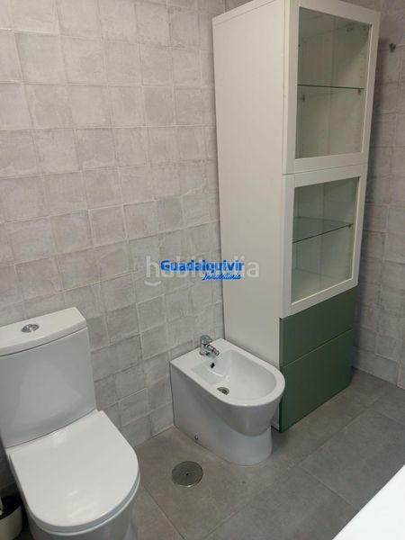 Foto 5be08cfc-0d1f-4532-890e-d463b4143560. Casa aparellada amb aparcament piscina a Condequinto Montequinto