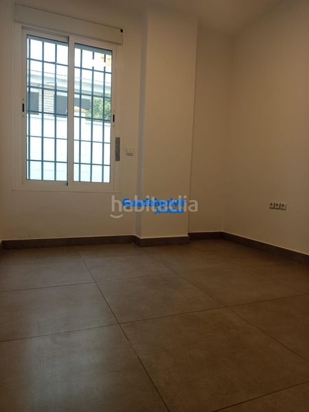 Foto 5d08090e-b701-40ba-a518-aae7707458d2. Casa aparellada amb aparcament piscina a Condequinto Montequinto