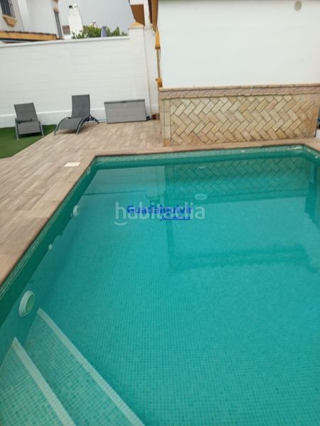 Foto 604cbe72-ce20-4ec7-821b-5e31945dc0a8. Casa aparellada amb aparcament piscina a Condequinto Montequinto