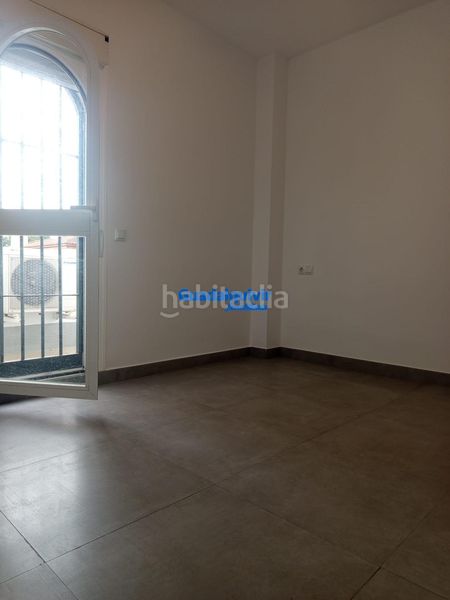 Foto 65d5c09c-83de-4a50-b159-f61e7bbf2dc7. Casa aparellada amb aparcament piscina a Condequinto Montequinto