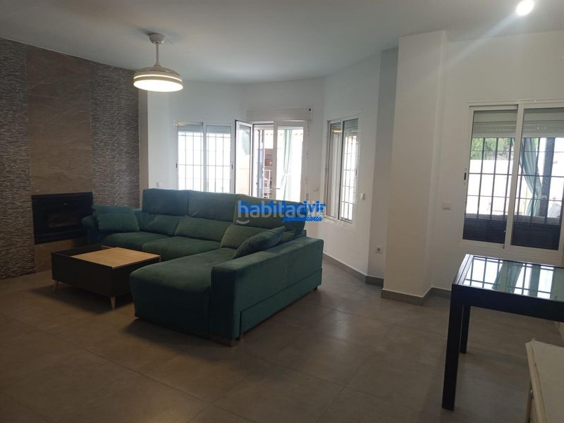 Foto 92fdeefd-b35e-4461-ba91-b8756389921f. Casa aparellada amb aparcament piscina a Condequinto Montequinto