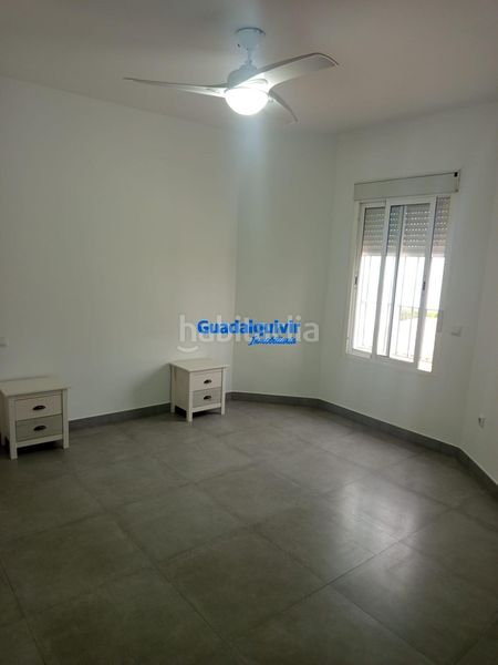 Foto ba0fb1d4-4d5e-452c-9d09-e5609fddbdc9. Casa aparellada amb aparcament piscina a Condequinto Montequinto