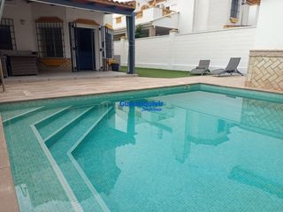 Towny house in Condequinto. Impresionante pareado en condequinto