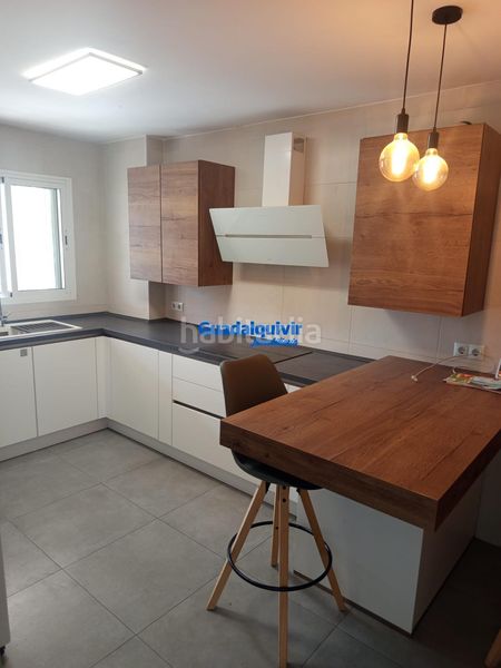 Foto d2d41bac-fed3-44a2-8016-287322b94741. Casa aparellada amb aparcament piscina a Condequinto Montequinto