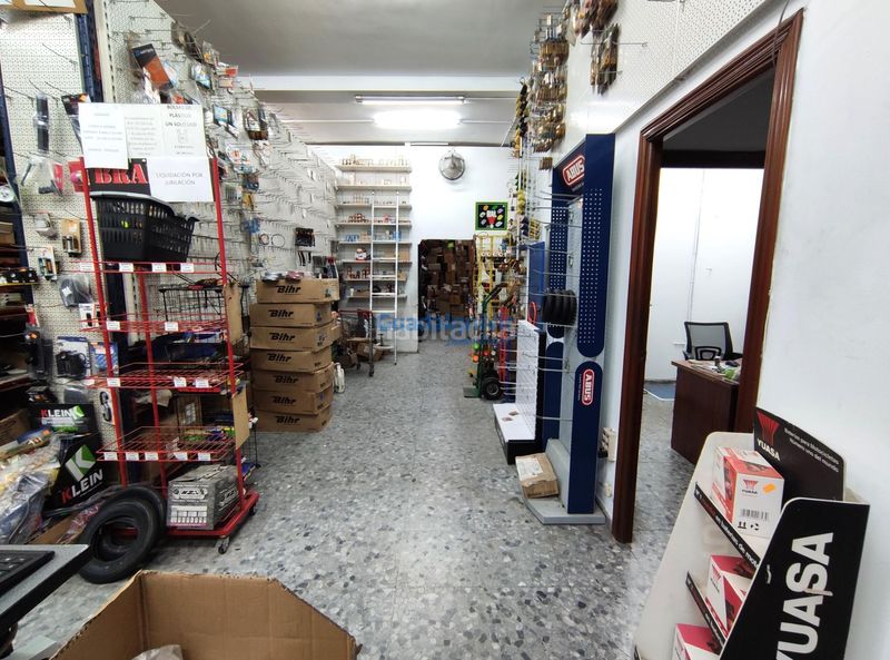 Foto 7310da86-28cf-4e93-b246-e45bbea33b99. Local comercial a El Cerro Sevilla