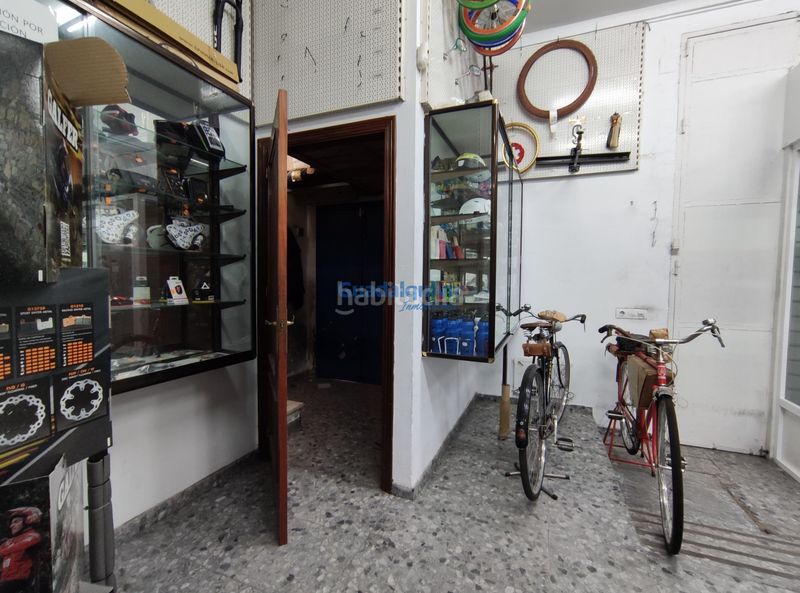 Foto a478842d-fcd0-4bbe-add8-350db7de8080. Local comercial a El Cerro Sevilla