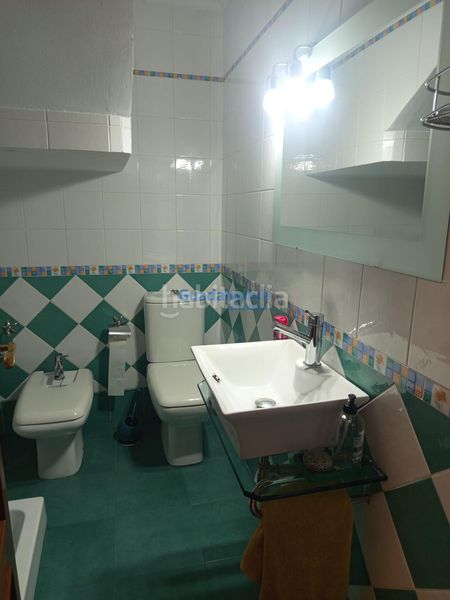 Foto 04151f66-32d6-4d79-a50c-8bb7142a73c2. Casa adossada amb aparcament a Condequinto Montequinto