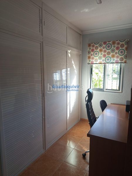 Foto 47105c62-6c5f-4041-8b90-34d33894f6fc. Casa adossada amb aparcament a Condequinto Montequinto