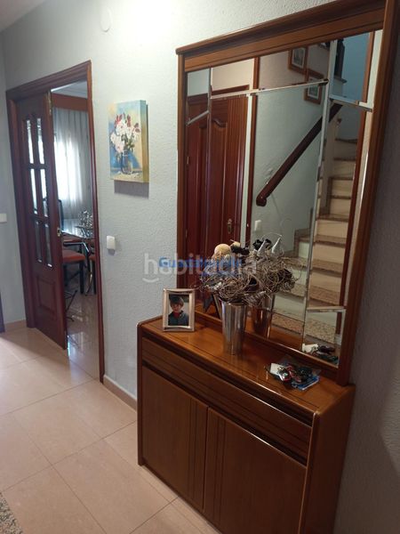 Foto 4c678d79-f7ef-49ce-8645-dd8d3bd27d76. Casa adossada amb aparcament a Condequinto Montequinto