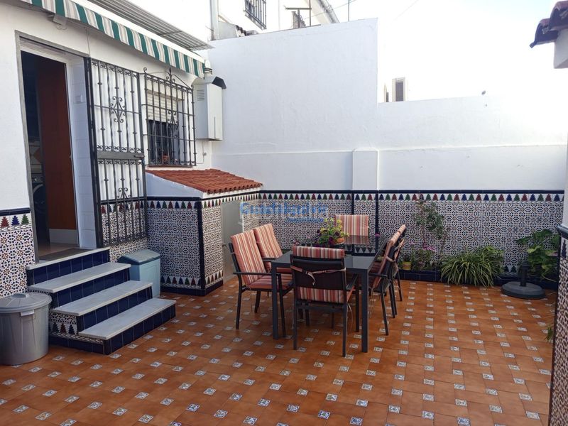 Foto 625cb8c8-87e7-4102-861f-cd0364aab912. Casa adossada amb aparcament a Condequinto Montequinto