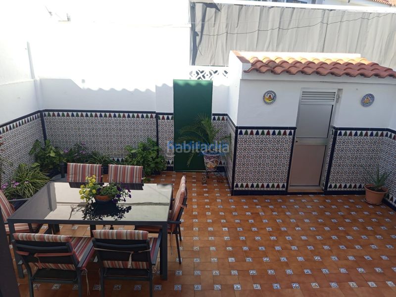 Foto b56375ab-88e8-4ecb-b3e5-2dfddbc7de7d. Casa adossada amb aparcament a Condequinto Montequinto