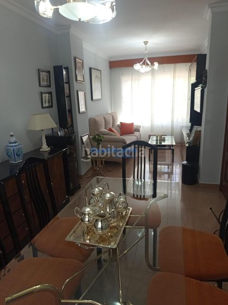 Foto cdd89c88-961a-4f54-afa1-c8fa717a364f. Casa adossada amb aparcament a Condequinto Montequinto