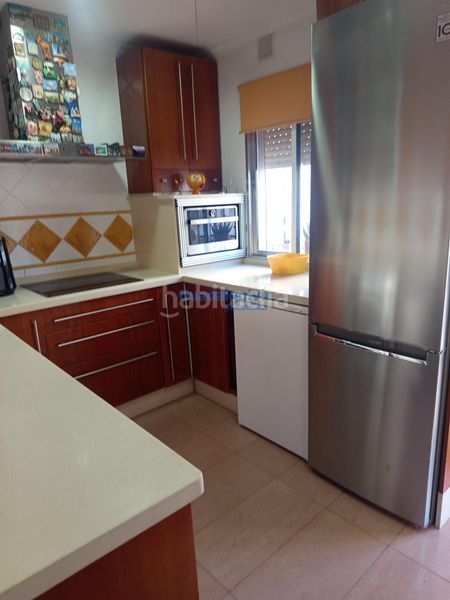 Foto fe4aa9e2-bec7-4f64-85c9-303f120ee902. Casa adossada amb aparcament a Condequinto Montequinto