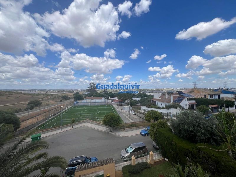 Foto 68c9efc6-1b16-4ba0-8aff-53d2620b4a06. Xalet amb piscina a La Motilla - Fuente del Rey Dos Hermanas