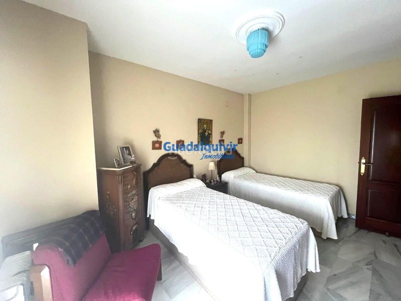Foto ad9e5827-9640-40e1-8b9f-74a31eb21748. Xalet amb piscina a La Motilla - Fuente del Rey Dos Hermanas