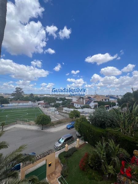 Foto f145c425-b7b8-4984-96b2-1d15b4b5ab2f. Xalet amb piscina a La Motilla - Fuente del Rey Dos Hermanas