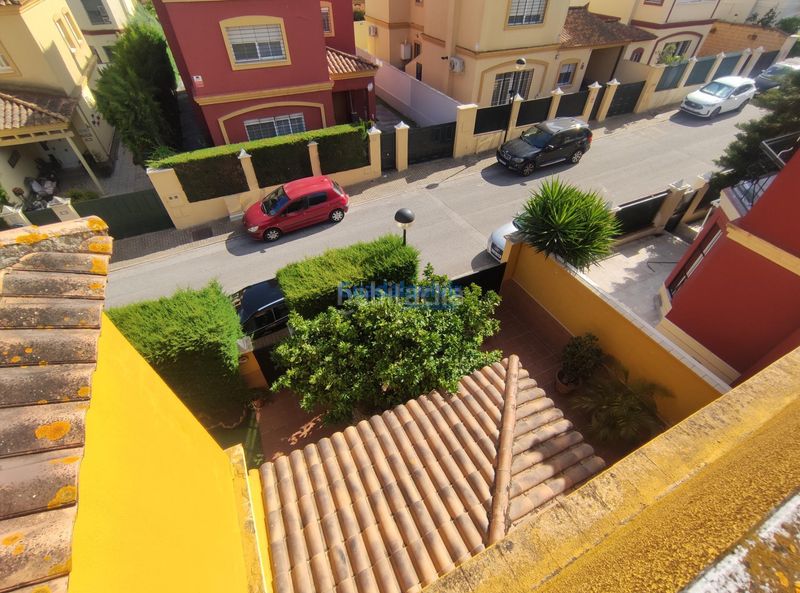 Foto 3435e39a-f2aa-4912-8c19-106b248fd7d6. Casa amb piscina a Aljamar Tomares