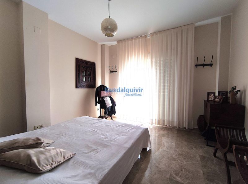 Foto 62ae05ee-64b6-4570-915a-5cd09257e787. Casa amb piscina a Aljamar Tomares