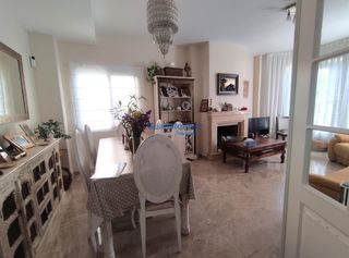 Casa en Aljamar. Chalet independiente con piscina privada en hacienda la cartuja