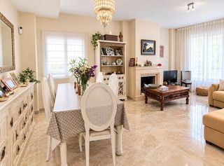 Casa in Aljamar. Chalet independiente con piscina privada en hacienda la cartuja