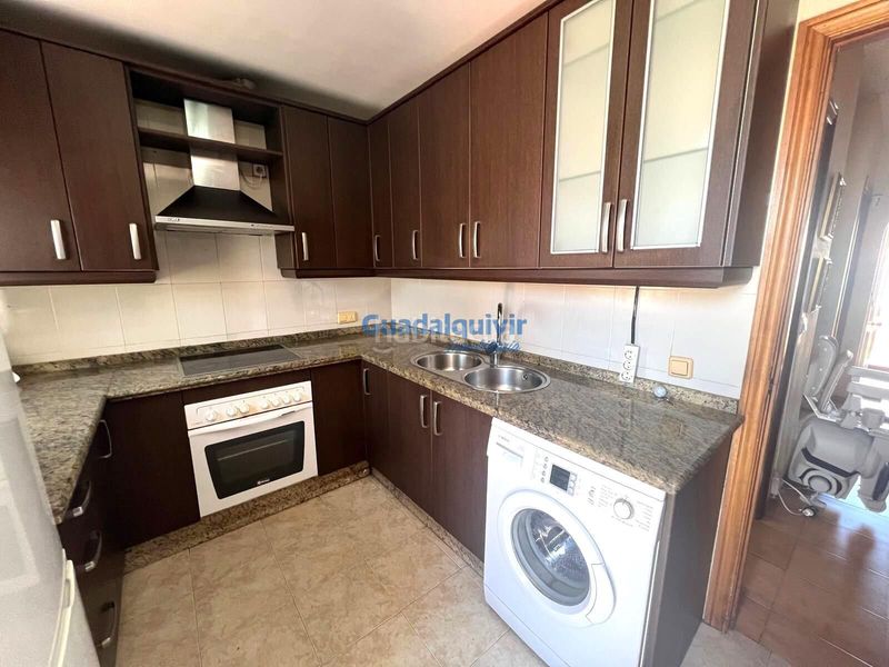 Foto f1fc3a6f-1915-4db9-9695-94e72d6bd2c6. Casa adossada a Condequinto Montequinto