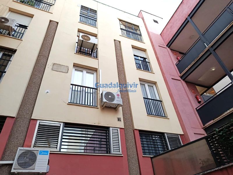 Foto 174cb775-3a4f-4363-b6af-ddbc3a05828d. Apartament amb aparcament a Arenal - Museo Sevilla