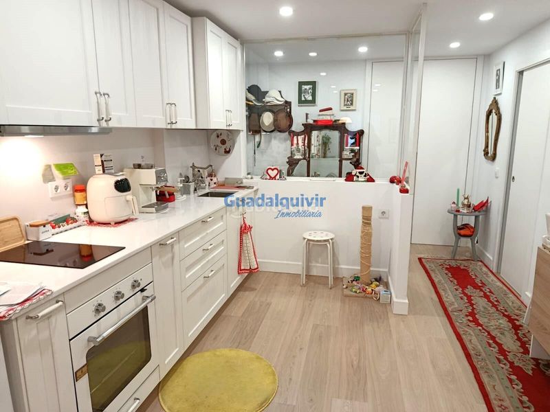 Foto f491bf22-b505-428e-843a-3afd541e9402. Apartament amb aparcament a Arenal - Museo Sevilla