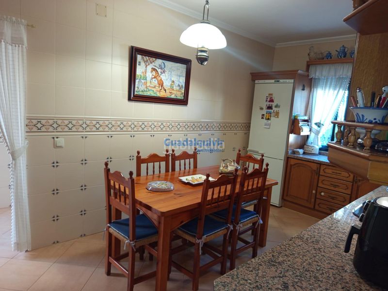 Foto b29e7cc1-5825-4cbd-a6da-14141e4e15c8. Xalet amb aparcament piscina a cerros de Montequinto Montequinto
