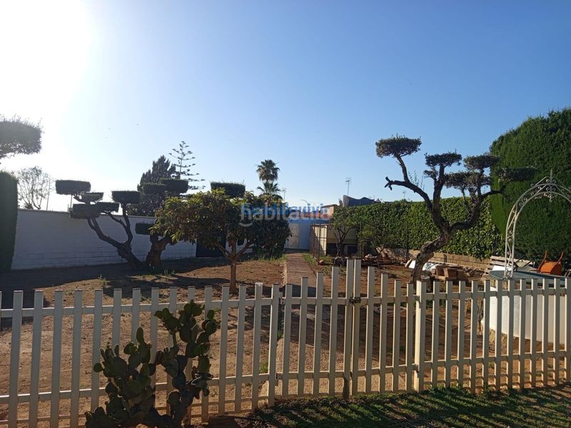Foto d1a2ac28-bd6f-4688-9236-a234adaac4c8. Xalet amb aparcament piscina a cerros de Montequinto Montequinto
