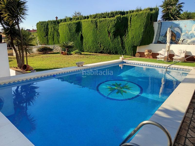 Foto e9175e78-8620-4c49-8ed4-47d555de02e9. Xalet amb aparcament piscina a cerros de Montequinto Montequinto