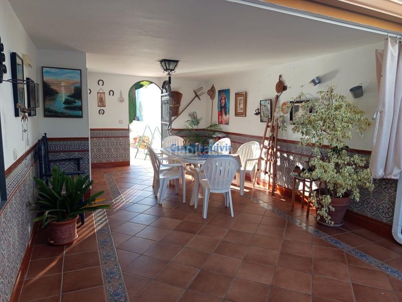 Foto ee6d3107-961e-4870-aaa4-1aa293a12435. Xalet amb aparcament piscina a cerros de Montequinto Montequinto
