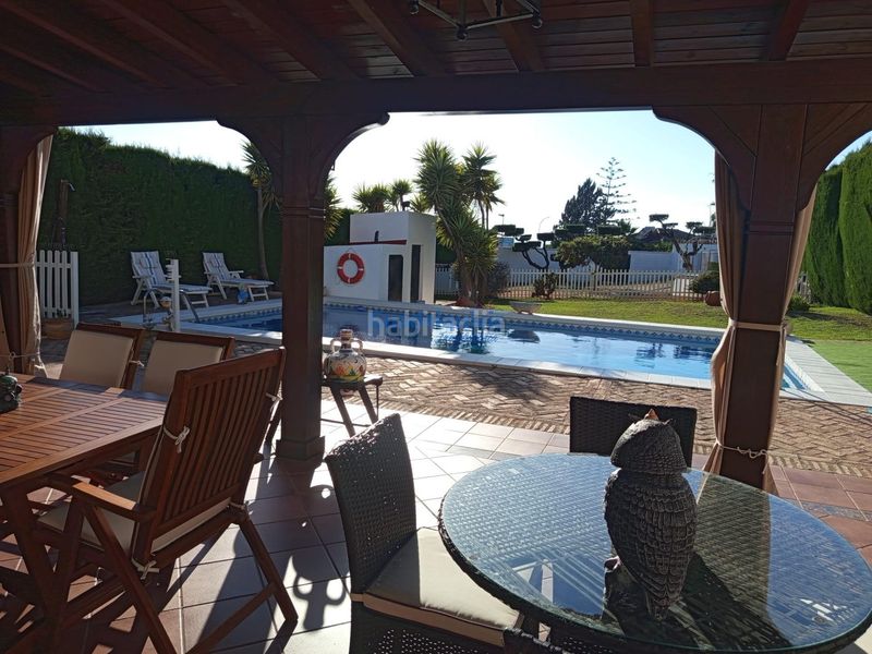 Foto fd348f40-02fc-443b-9d8d-fdf1e5f1afe9. Xalet amb aparcament piscina a cerros de Montequinto Montequinto