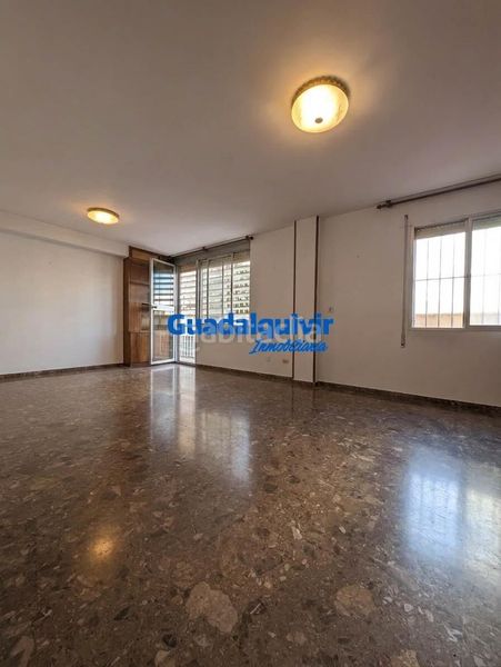 Foto b19e8e21-9829-4743-9f06-06f0812a1e6a. Pis amb aparcament a Barrio del Nervión Sevilla