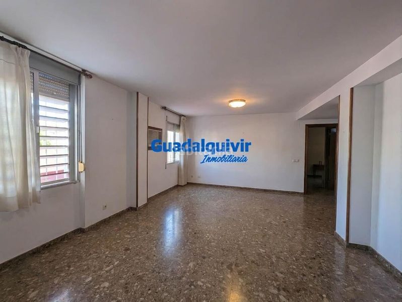 Foto e720f5b4-bed5-4108-a231-0f59c9873bfd. Pis amb aparcament a Barrio del Nervión Sevilla