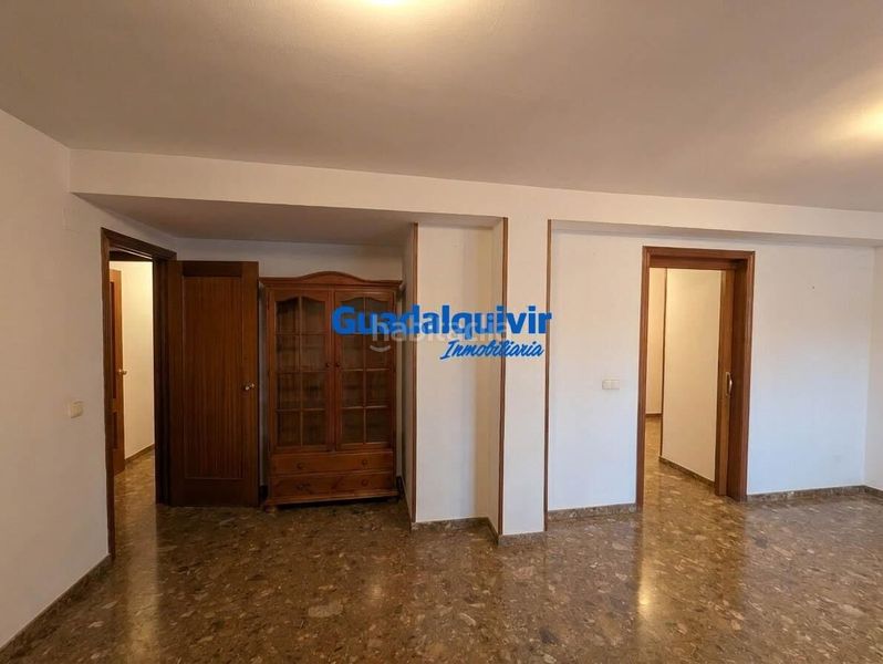 Foto fceaad83-1dde-4f5a-944e-4fb077373708. Pis amb aparcament a Barrio del Nervión Sevilla