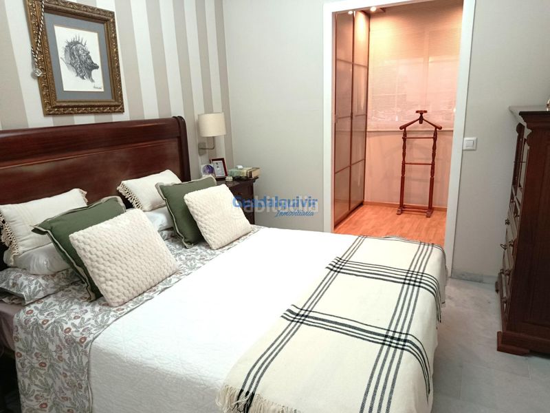 Foto 1a28ceac-5ce9-4732-8ffb-bcb2b98d572f. Pis amb aparcament a Triana Oeste Sevilla