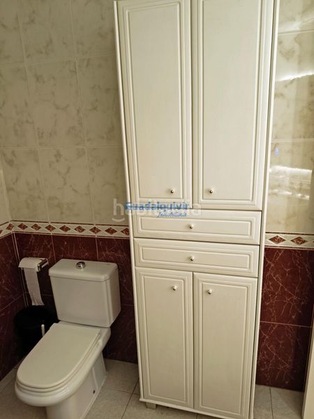 Foto e643715e-9b5a-4944-a3c8-c7949f546814. Lloguer pis amb aparcament a Triana Oeste Sevilla