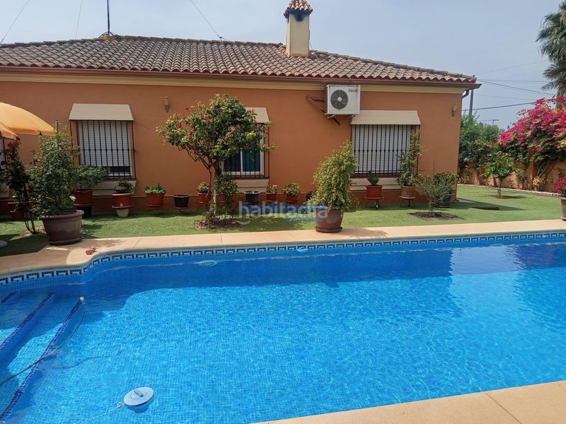 Foto 0aaa629c-2e97-41ff-9f7d-b2d37ca3ca05. Xalet amb aparcament piscina a Entrenúcleos Dos Hermanas