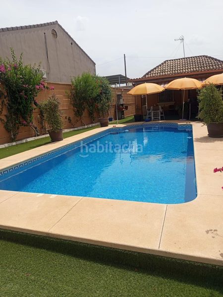 Foto 6ada44c3-8433-4d71-9f26-bd9b1f6d4219. Xalet amb aparcament piscina a Entrenúcleos Dos Hermanas