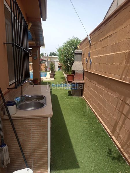 Foto bfb6be71-327f-4108-991f-0cd5ccac0d50. Xalet amb aparcament piscina a Entrenúcleos Dos Hermanas