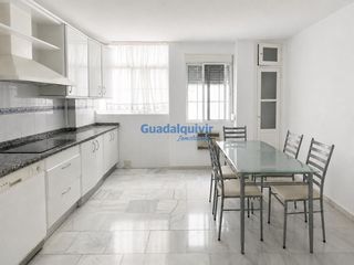 Appartement à El Plantinar - Avda. La Paz - El Juncal. Zona ramon y cajal, 3 dormitorios, antes 4 dormitorios.  traster