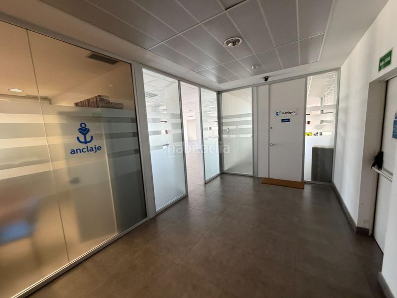 Foto 265127f8-48a3-47ec-9650-bbba76ec1774. Miete büro in San Jerónimo - La Bachillera Sevilla