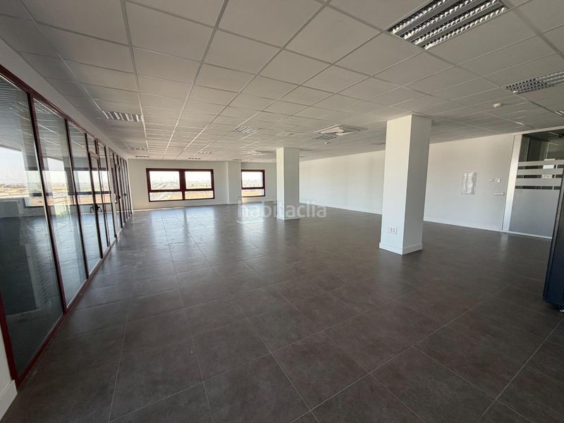 Foto c9fff191-e157-447c-be67-d3a5fbb394ac. Miete büro in San Jerónimo - La Bachillera Sevilla