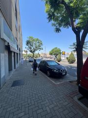 Local Comercial a Nueva Alcalá. Local en alcala de guadaira